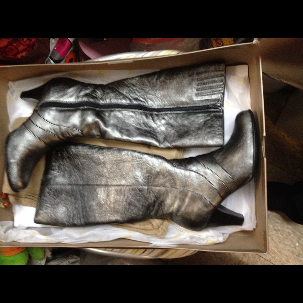 Born Crown Boots
